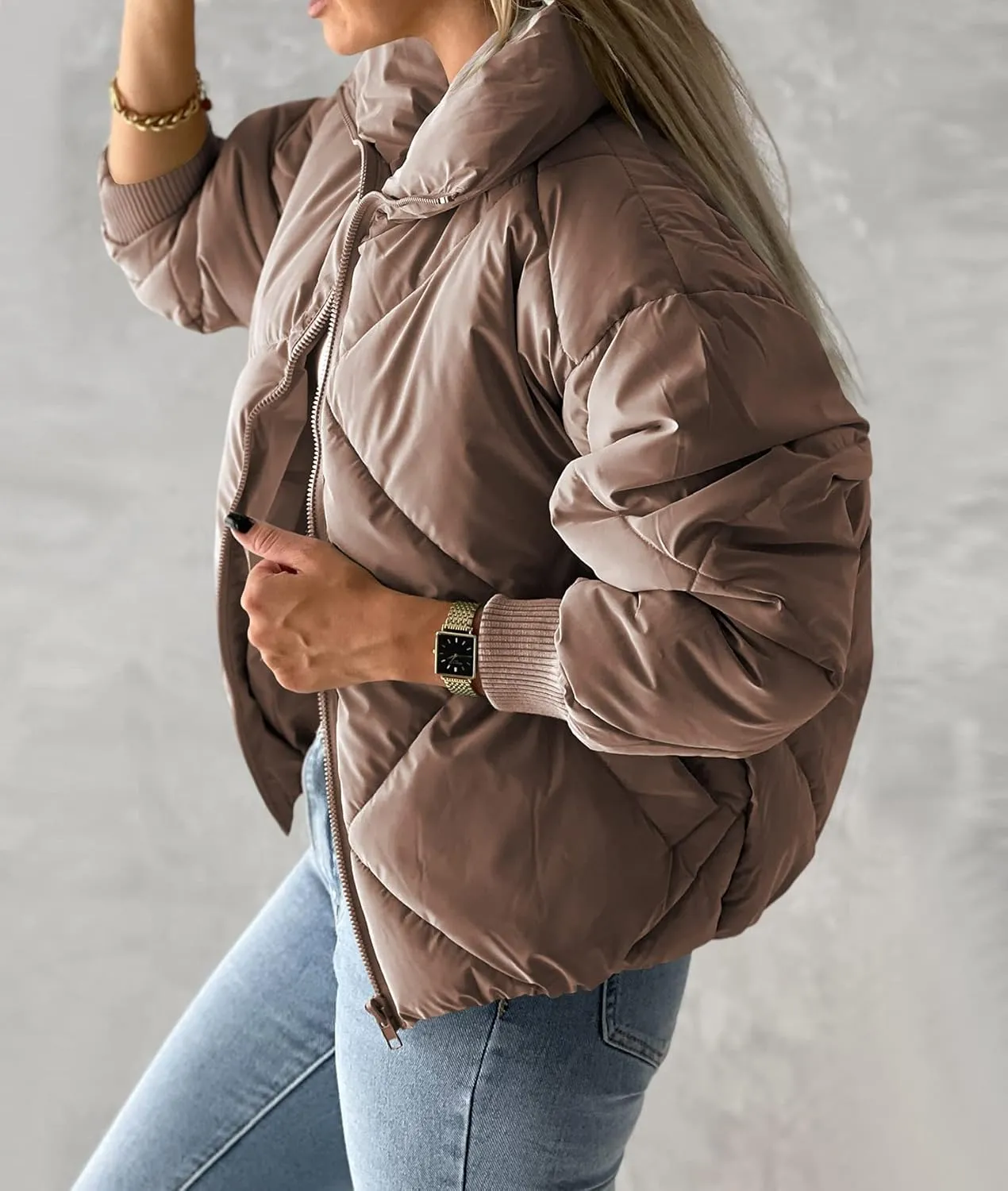Newffr Women's Quilted Puffer Vest Sleeveless Lightweight Zip Up Jacket Winter Warm Coat Outerwear