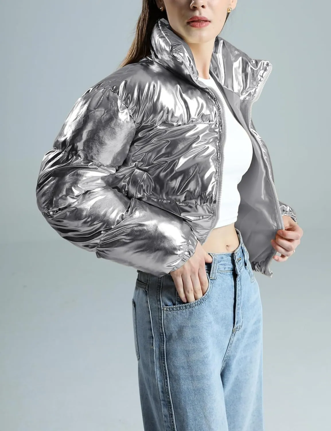 Wyeysyt Women's Metallic Y2K Cropped Puffer Jacket Quilted Shiny Winter Bubble Padded Puffy Jacket Stand Collar Zip Up Coat