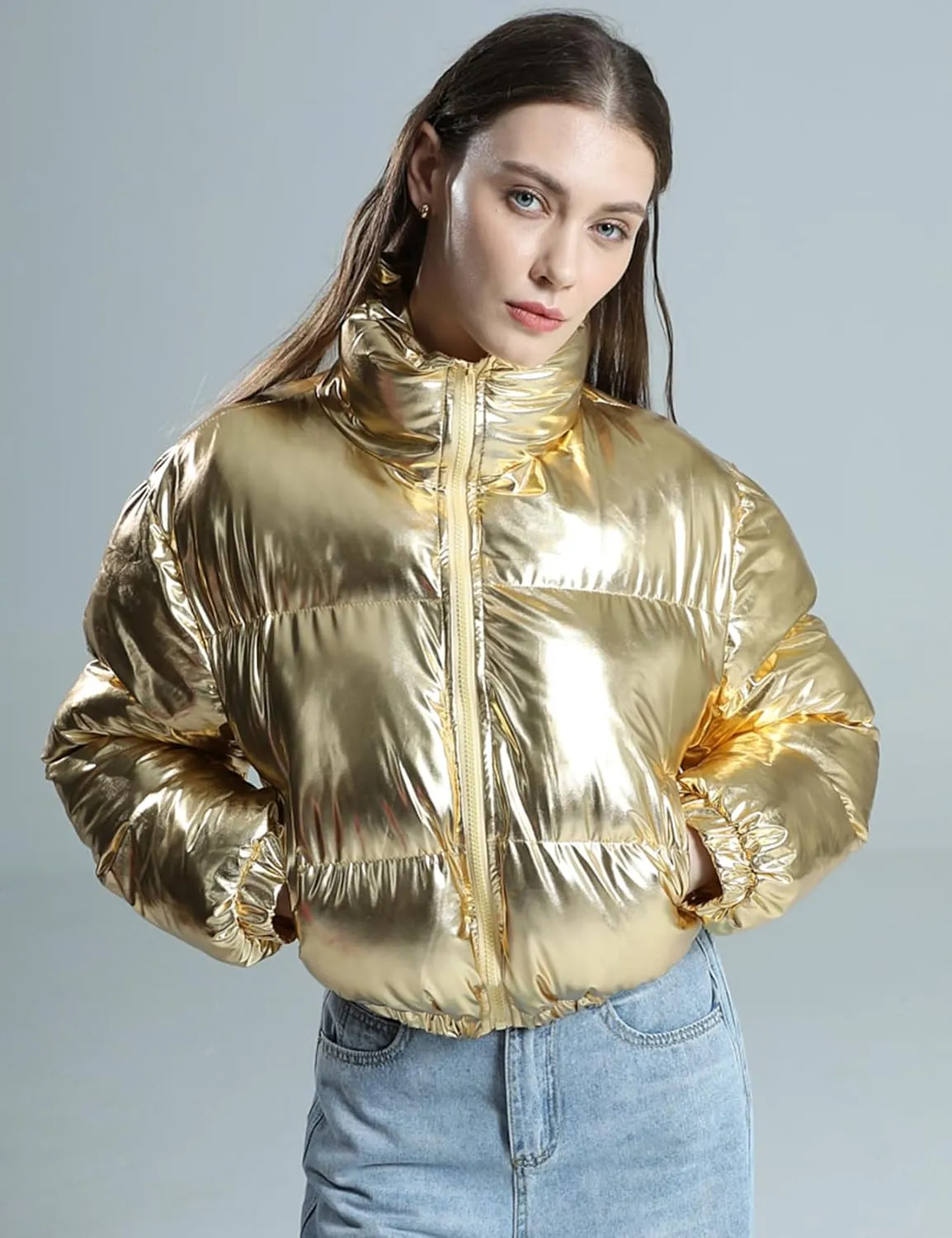 Wyeysyt Women's Metallic Y2K Cropped Puffer Jacket Quilted Shiny Winter Bubble Padded Puffy Jacket Stand Collar Zip Up Coat