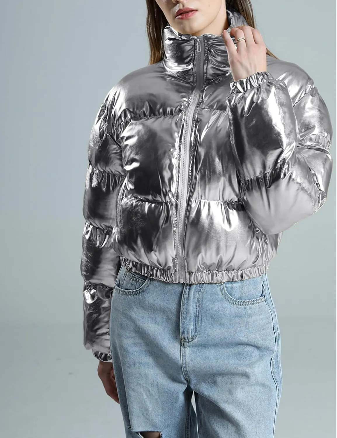 Wyeysyt Women's Metallic Y2K Cropped Puffer Jacket Quilted Shiny Winter Bubble Padded Puffy Jacket Stand Collar Zip Up Coat