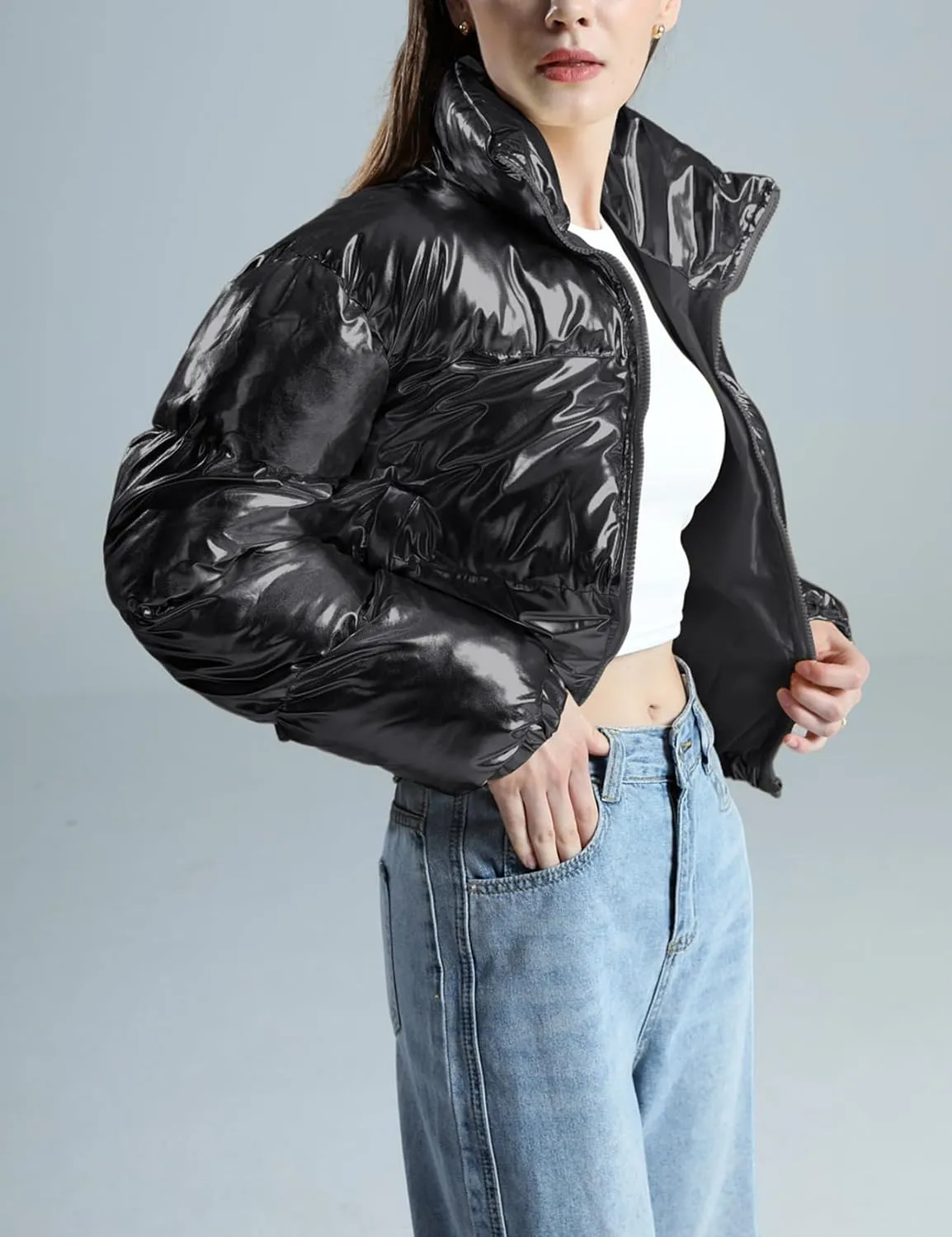 Wyeysyt Women's Metallic Y2K Cropped Puffer Jacket Quilted Shiny Winter Bubble Padded Puffy Jacket Stand Collar Zip Up Coat